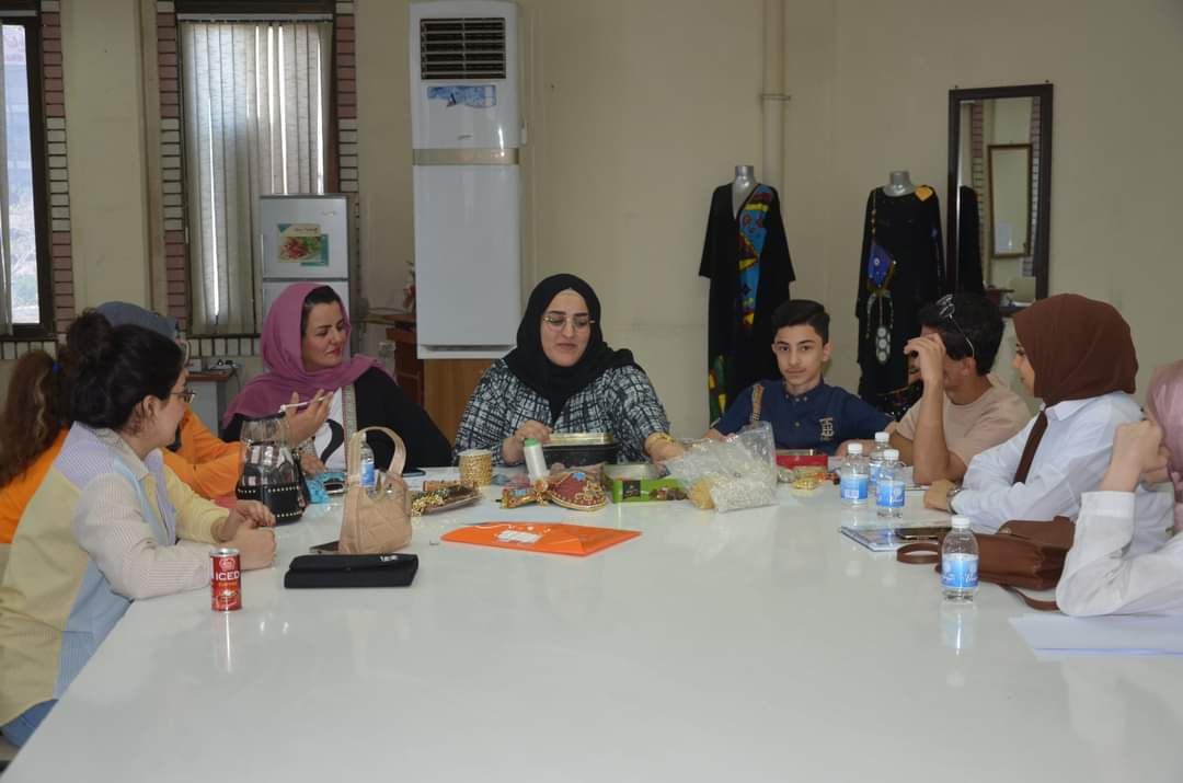 You are currently viewing Under the supervision of the Training and Development Center at the Iraqi Fashion House The opening of a new course in the art of sewing, design and accessories