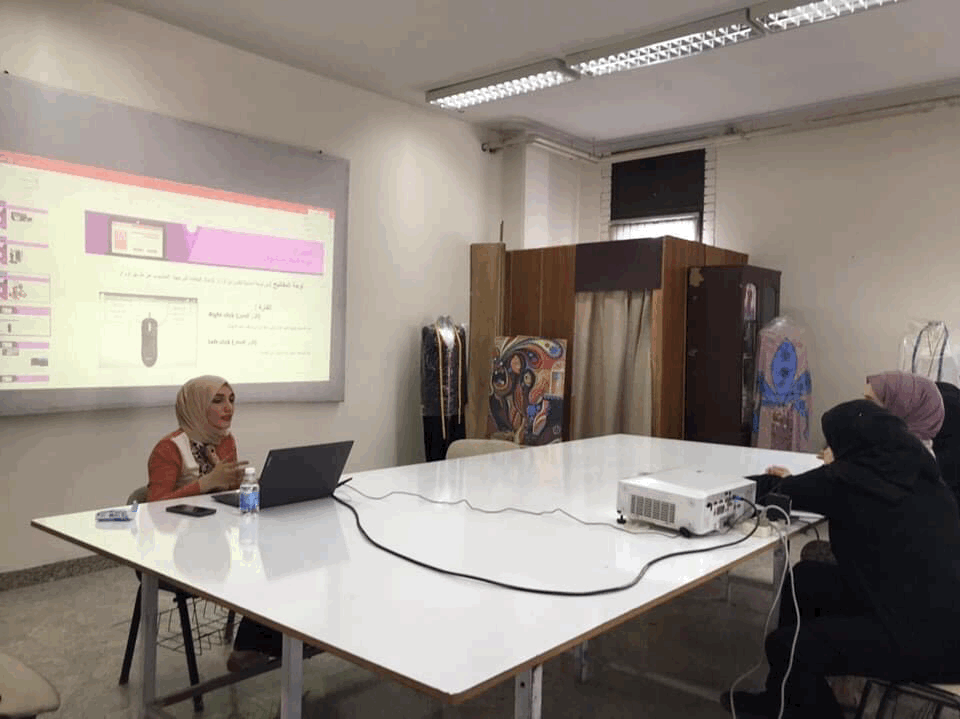 You are currently viewing The Iraqi Fashion House holds a computer course for its employees
