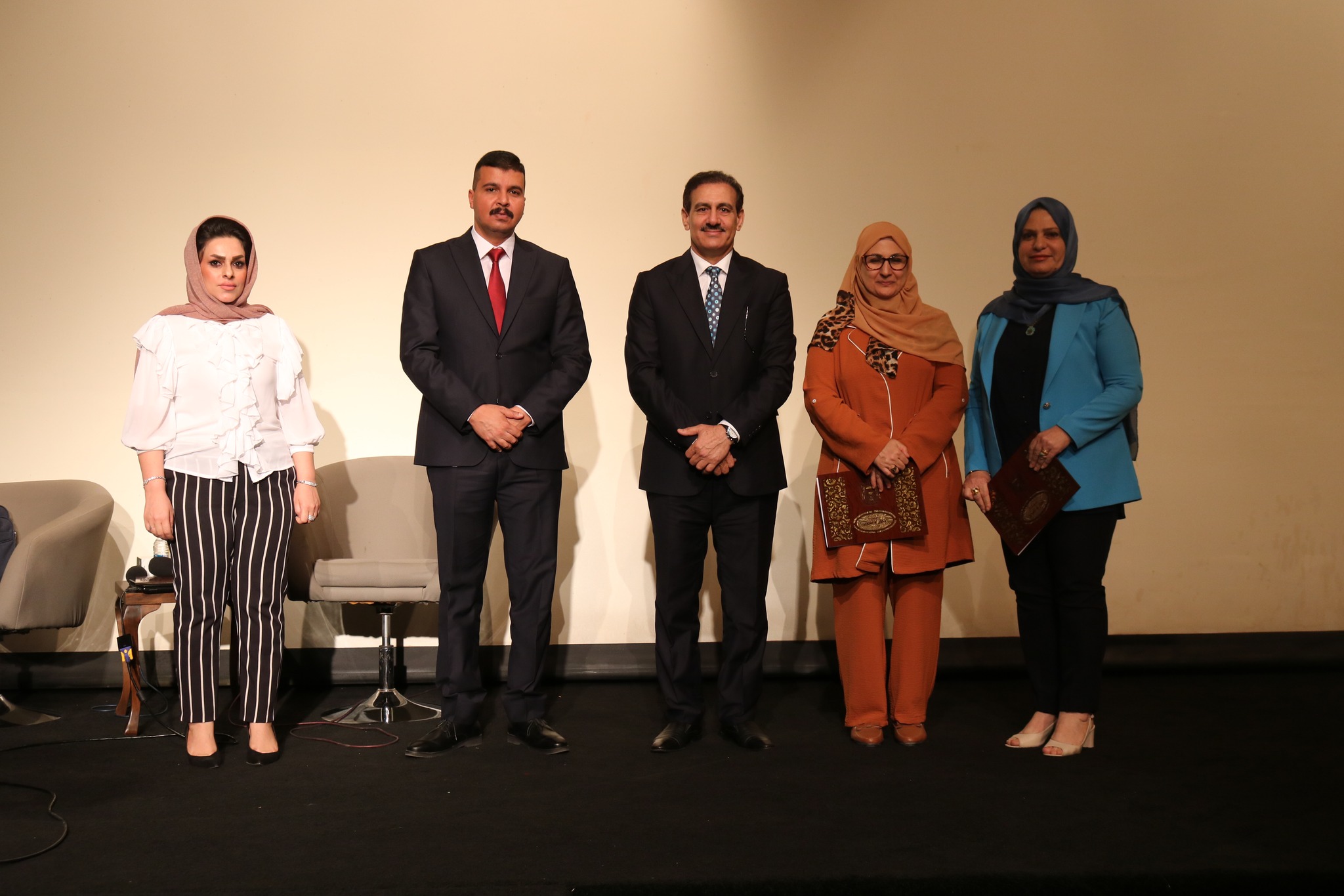 Read more about the article The Iraqi Fashion House holds an educational symposium on the role of women in combating drugs