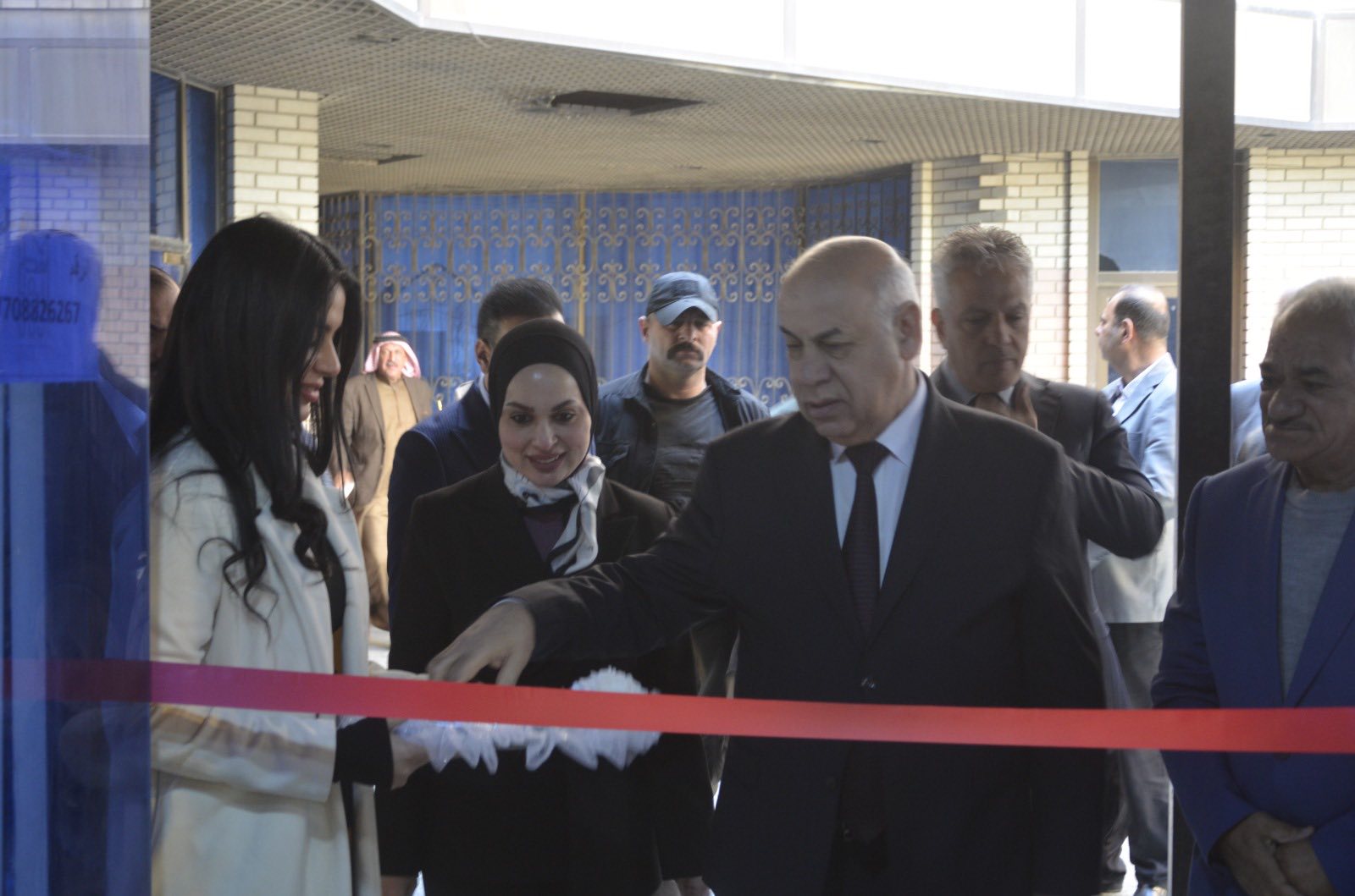 Read more about the article The Minister of Culture inaugurates the “Memory of Iraqi Victory” exhibition for Iraqi realist artists at the Iraqi House of Fashion